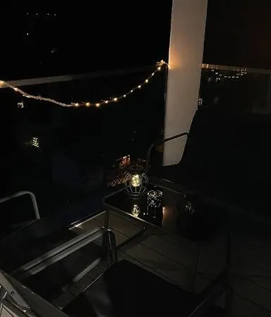 Apartment By The Sea *